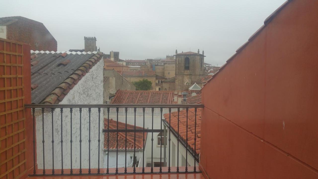 Apartmán Atico Duplex Zona Monumental Caces Exteriér fotografie